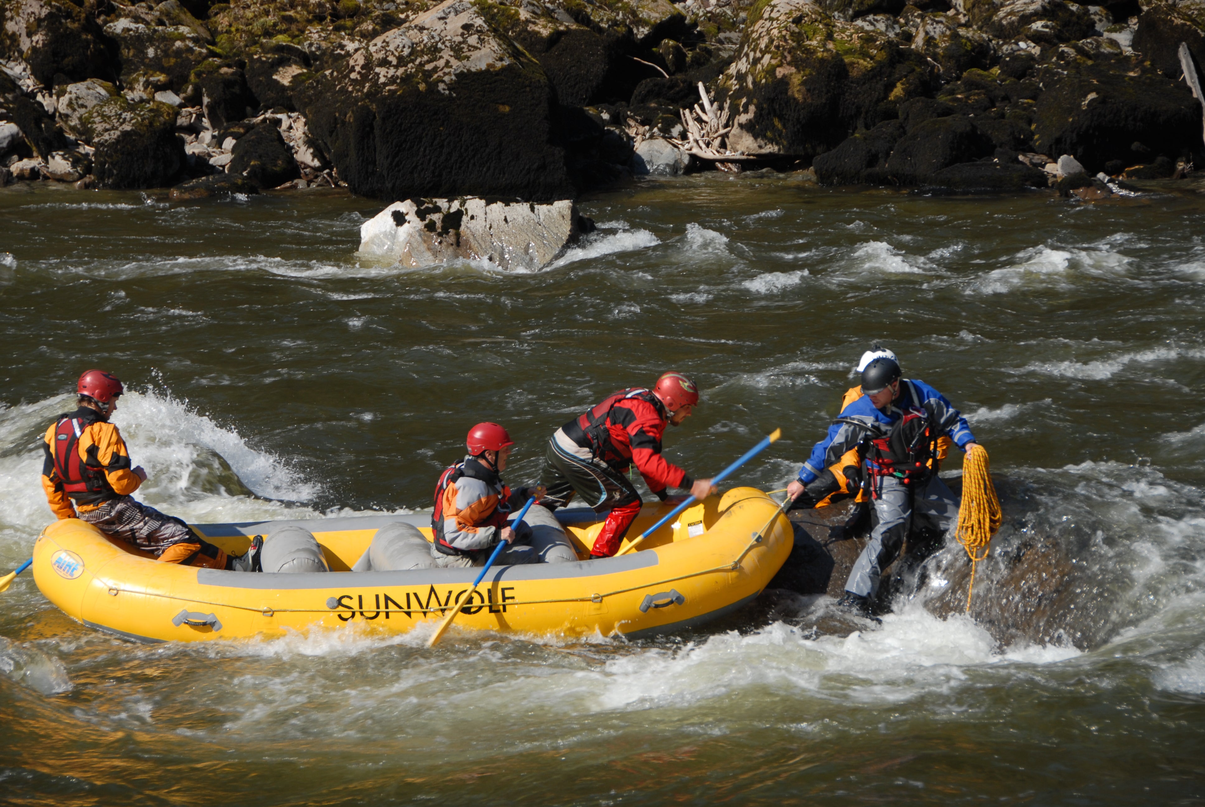 Cours d'introduction en ligne à la sécurité et au sauvetage en eau vive