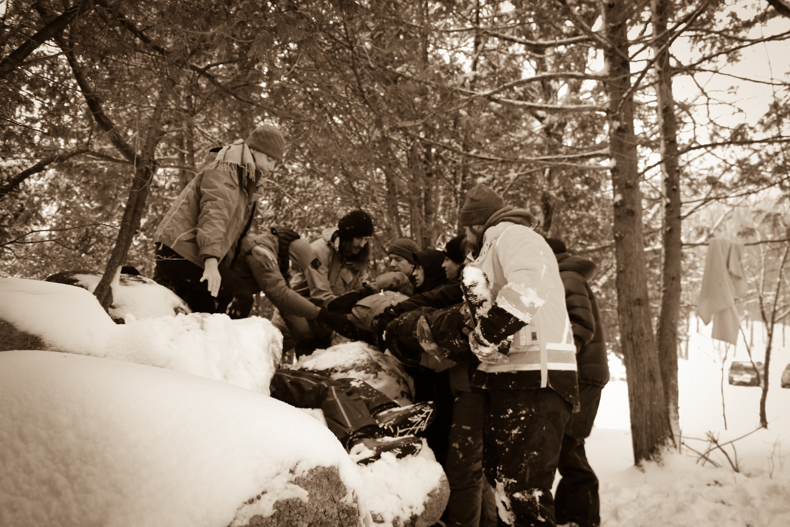Wilderness First Responder - Lifting, Moving, and Extrication - Wakefield, QC